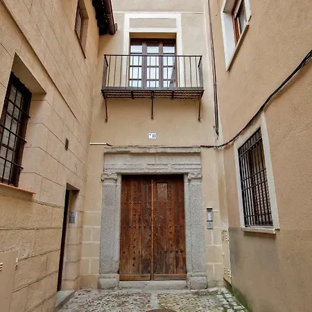 Апартаменти Duplex En La Juderia De Толедо